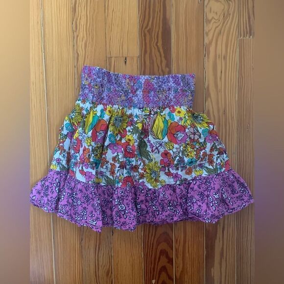 Peek Skirt  - Picture 1 of 5